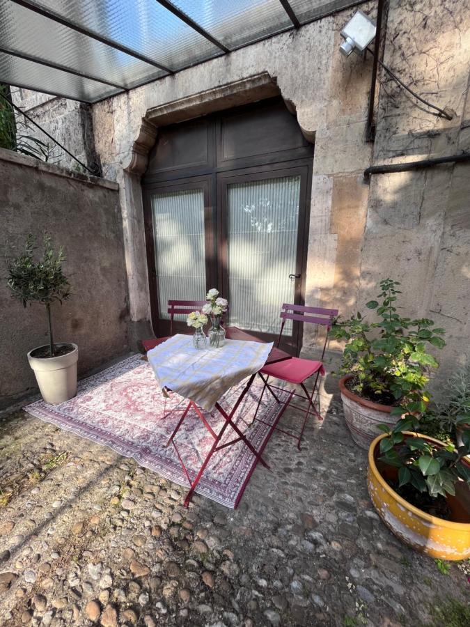 Salut Le Petit Gite Carcassonne Exterior foto